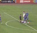 Football madness: defender loses the plot and punches rival