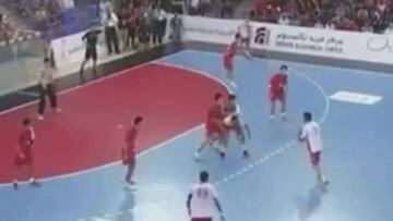 El gol de rosca en balonmano que la física no podría explicar
