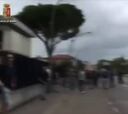 Brutal paliza de los ultras del Pisa a la policía italiana