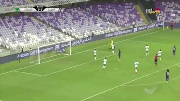 ¡Impactante agresión doble de un arquero en Emiratos!