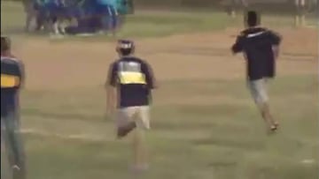 ¡Brutal agresión a un árbitro en liga amateur de Argentina!