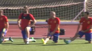 Ander Herrera and Saúl in training with Spain