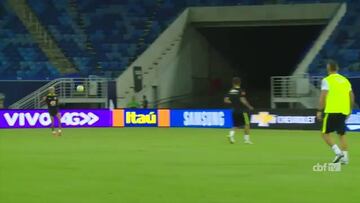 Neymar no se relaja ni en las prácticas: ¡qué golazo!