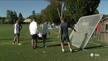 ¿Pudo Gary Medel derrotar a su DT en un ejercicio con balón?