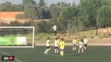 Cristiano Ronaldo turns ball boy for the day