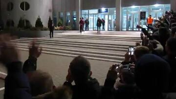 Mad about the boy: Fernando Torres-mania hits Russia!