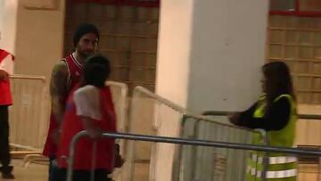 Jorge Valdivia sorprende y asiste a partido de la U ante Unión