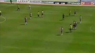 En 2006 Iglesias ya la lio con un penalti a 5 metros del área