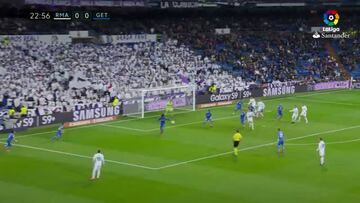 Drama con el Madrid, fiestón con Gales: Bale celebrando los goles...