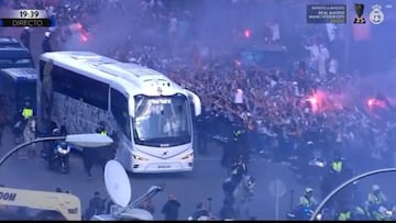 Stunning scenes as Real Madrid bus arrives at the Bernabéu ahead of Manchester City match