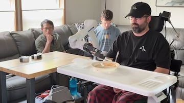 La lista de espera para implantarse un Neuralink explota tras esta gesta de un hombre con esclerosis