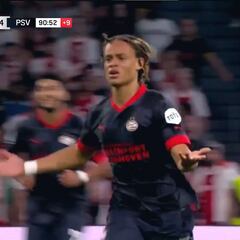 Qué jugador han dejado escapar Barça y PSG: regalazo en forma de gol de Xavi Simons a Van Nistelrooy