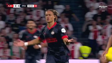 Qu¨¦ jugador han dejado escapar Bar?a y PSG: regalazo en forma de gol de Xavi Simons a Van Nistelrooy