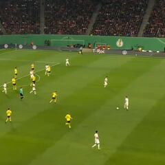 Un pase de esos que se ven cada muchísimos partidos: alucinante esto de Dani Olmo