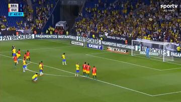 Se va Benzema pero en el Madrid pueden estar tranquilos con los penaltis: el estilo de Vinicius les resultará familiar