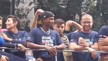 Nadie se dio cuenta, pero esto de Pedri en la rúa es una maravilla: vean lo que hizo con Ansu Fati