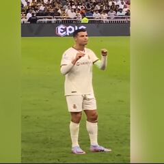 El público corea el nombre de Messi y Cristiano responde así