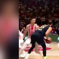 ¡Reloj a 0 y perdiendo de 3! La locura de Mirotic para silenciar una de las pistas más calientes del mundo