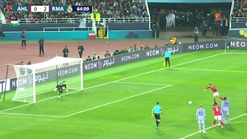La extraña treta que inentó Lunin antes de que le lanzaran el penalti