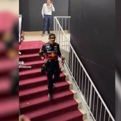 El vídeo viral tras el podio que no deja en buen lugar a Verstappen