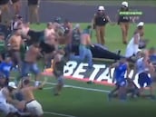 Impactante batalla campal en Brasil: paran el partido porque bajan 100 personas a pegarse al césped