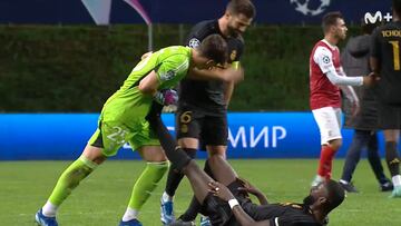 El gesto de Nacho con un Rüdiger tocado al acabar que habla muy bien del capitán blanco