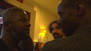 Fuerte encontronazo entre Ndongo (Vox) y Mbay¨¦ (Podemos) en la taberna de Pablo Iglesias