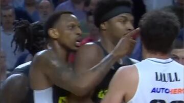 No paran de salir cosas: vean lo que hizo un rival a Llull en medio de la trifulca que no se ha visto