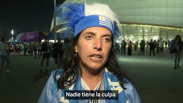Tristeza e indignaci車n total de la afici車n celeste tras el adi車s de Uruguay