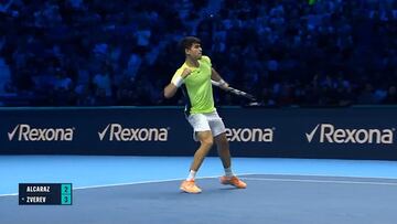 Turín ya conoce al coloso: el puntazo de Alcaraz que junta lo mejor de Federer y Nadal