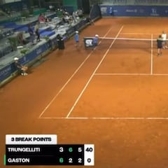 Le van a remontar el partido y en el último juego decide hacer esto: lamentable