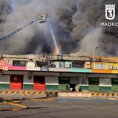 El vídeo del tremendo incendio en Mercamadrid