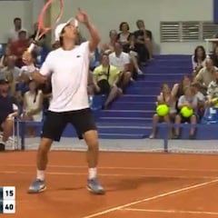 Es una de las mayores sobradas vistas en un campo de tenis con bola de partido en contra