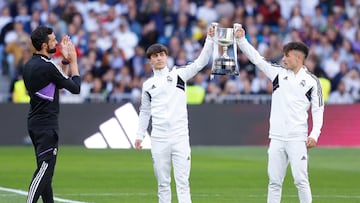 “Hay movimientos sorprendentes con Arbeloa que no se hicieron en su día con Guti o Raúl”