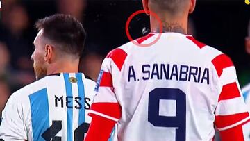 En Argentina arden con la imagen del escupitajo: se podía haber liado una buena