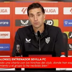 El incidente entre periodistas y Diego Alonso en sala de prensa: “Le pido respeto”