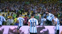 El momento por el que Messi mandó a los suyos a vestuarios: a palos contra hinchas argentinos