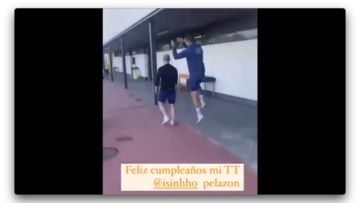 La broma de Falcao y Trejo a Isi Palaz¨®n: ¡°?Feliz cumple, ¡®pelao¡¯!¡±