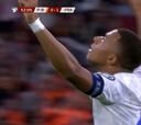 La locura del locutor lo dice todo: Mbappé hace uno de los mejores goles de su carrera