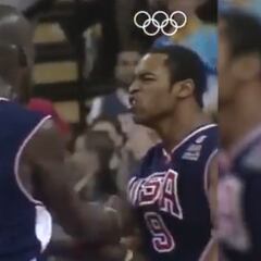 Se cumplen 22 años del mejor mate de la historia del baloncesto para una gran mayoría