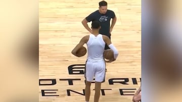 Wembanyama se hace viral por este calentamiento: recuerden que mide 2,24...