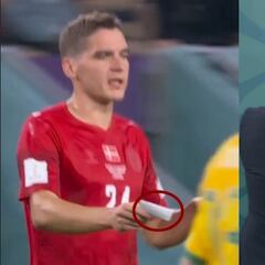 El despiste de Dinamarca frente Australia que le costó el pase a octavos de final: no es la mejor forma de dar instrucciones