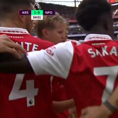 Un gesto con Pablo Marí de club señor: lo que hicieron los jugadores del Arsenal tras el 1-0