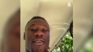 Camavinga le ‘roba’ la cuenta al CM del Madrid y enamora a la afición con su carisma