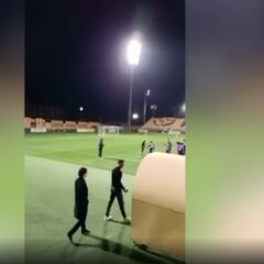 El vacile de Cristiano a la prensa española al entrar al entreno del Madrid