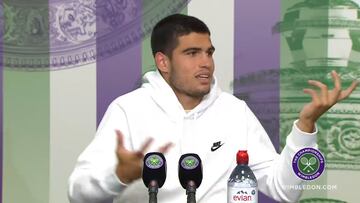 Se quedó a cuadros y no es para menos: la pregunta a Alcaraz sobre Djokovic justo después de perder