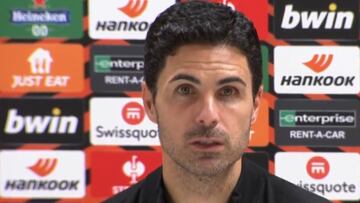 La reacción de Arteta cuando le cuenta un periodista lo de Piqué: es oro puro