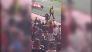 Monchi salió a pedir perdón a la afición sevillista en Almería