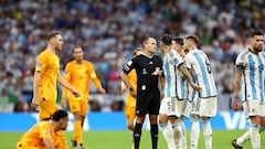 “Es el peor árbitro del Mundial”: las brutales críticas que ha recibido Mateu Lahoz
