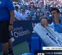 Djokovic pierde los nervios en pleno partido con su equipo